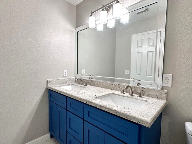 Building Photo - 3002 E Cedar Sun Trail