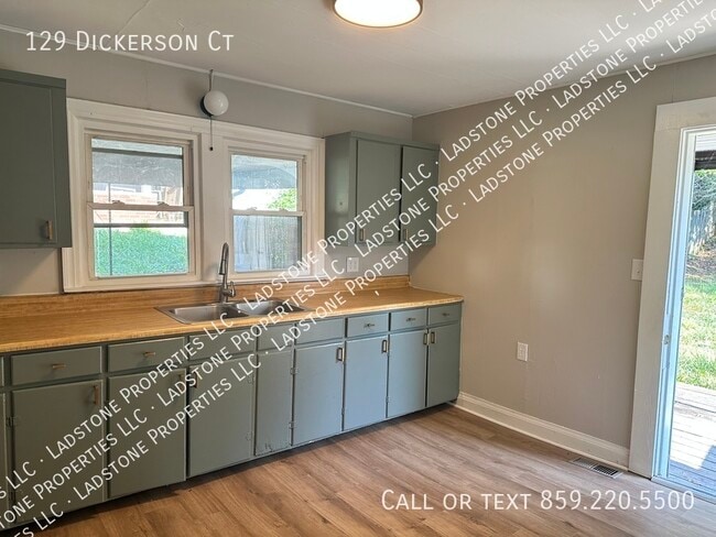 Building Photo - 129 Dickerson Ct