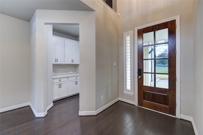 Building Photo - 28918 Woods Rose Ct