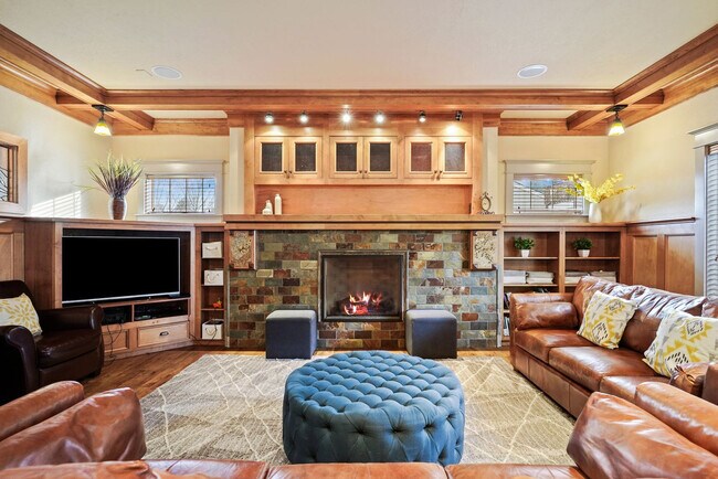 Primary Photo - 1501 NW Awbrey Rd