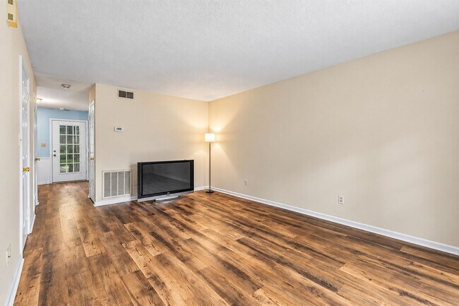 Building Photo - 4000 S Bend Dr