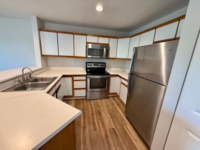 Building Photo - 33 S Boulder Cir