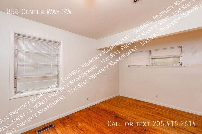 Building Photo - 856 Center Way SW