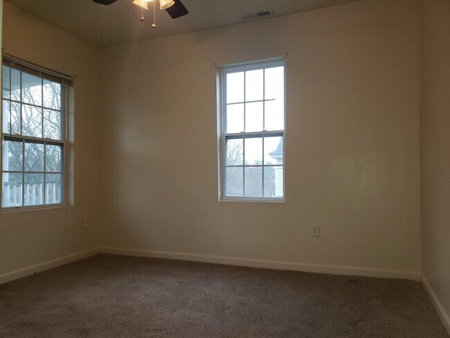 Building Photo - 2830 Grandy Ave