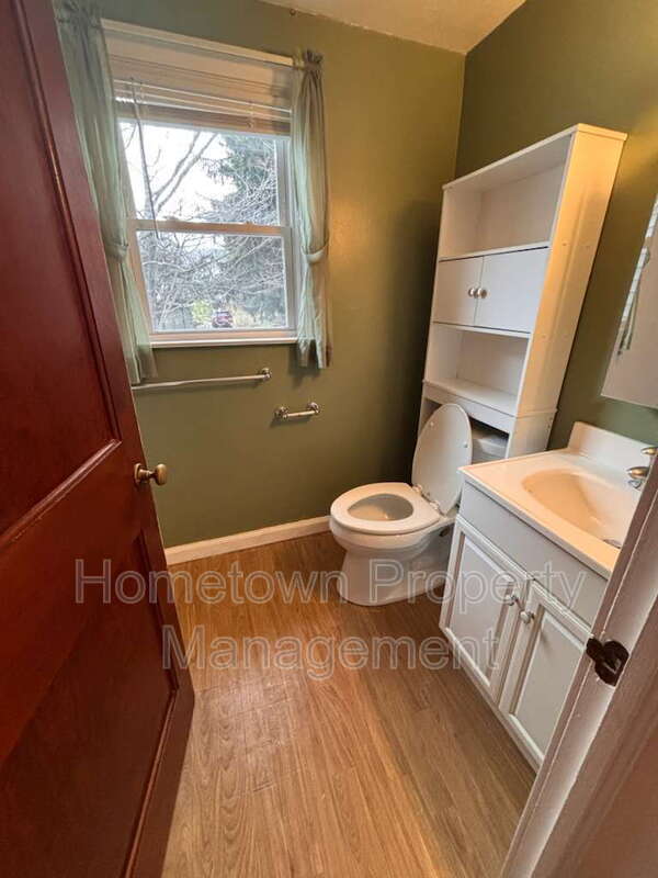 Building Photo - 132 Locust Grove Rd