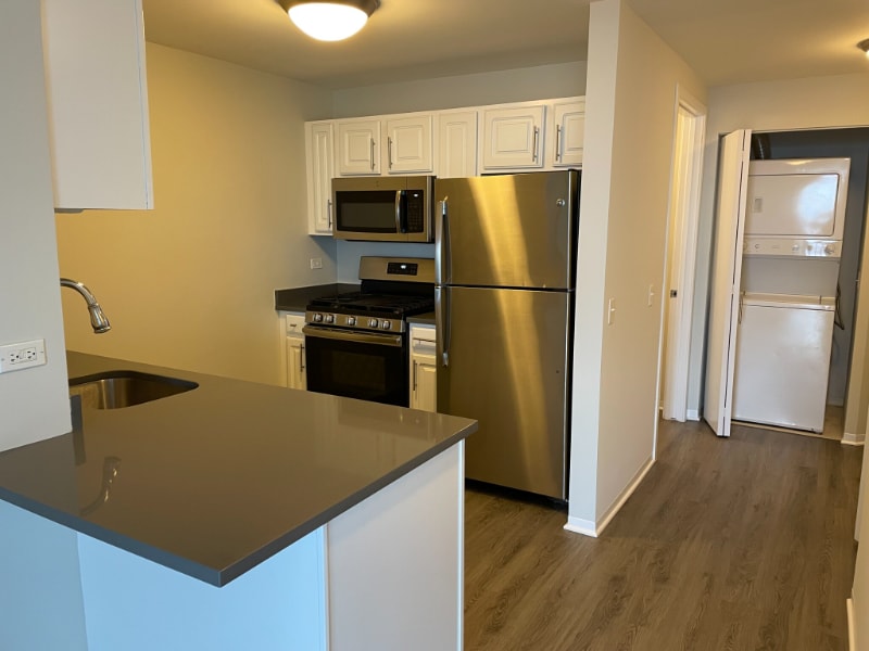 Building Photo - 16 W Grand Ave