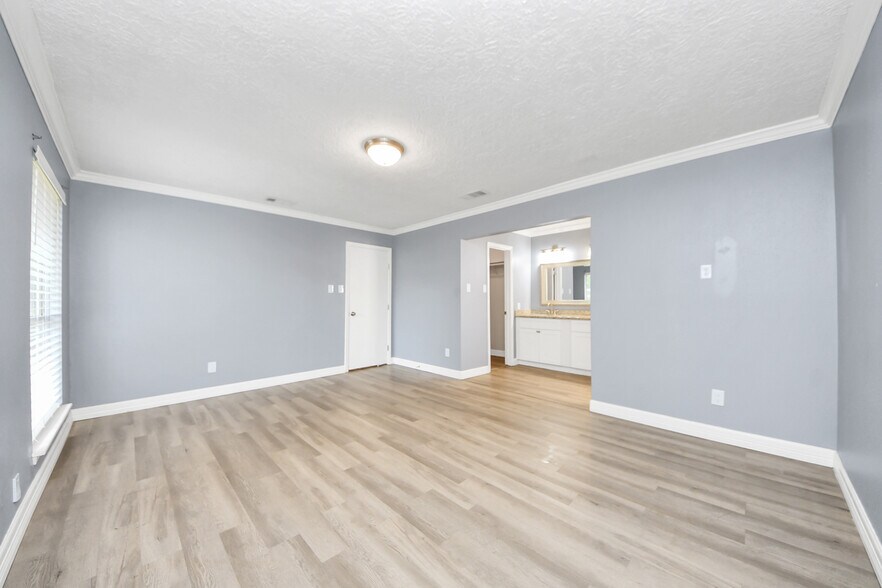 Master Bedroom - 26722 Cypresswood Dr