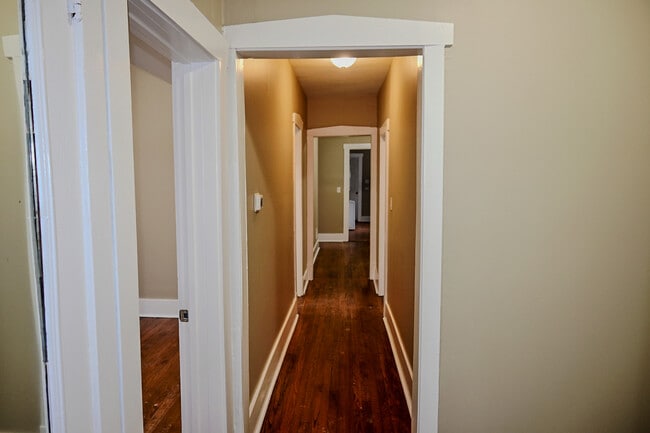 Building Photo - 1431 S Tripp Ave