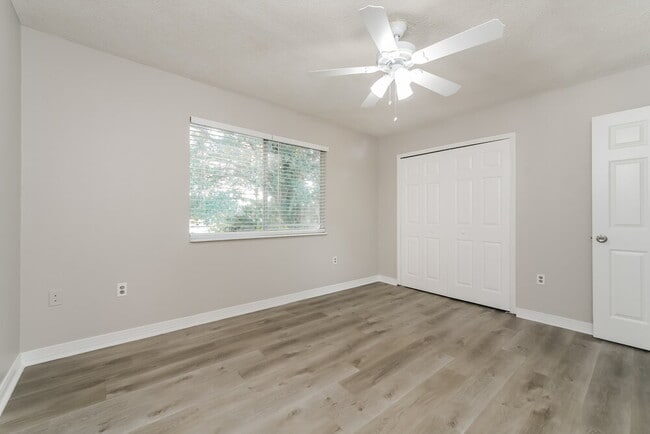 Building Photo - 1140 Windway Cir