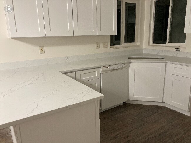 Building Photo - 243 E 425 S