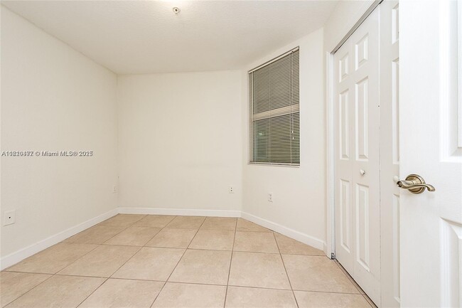 Building Photo - 10901 NW 83rd St