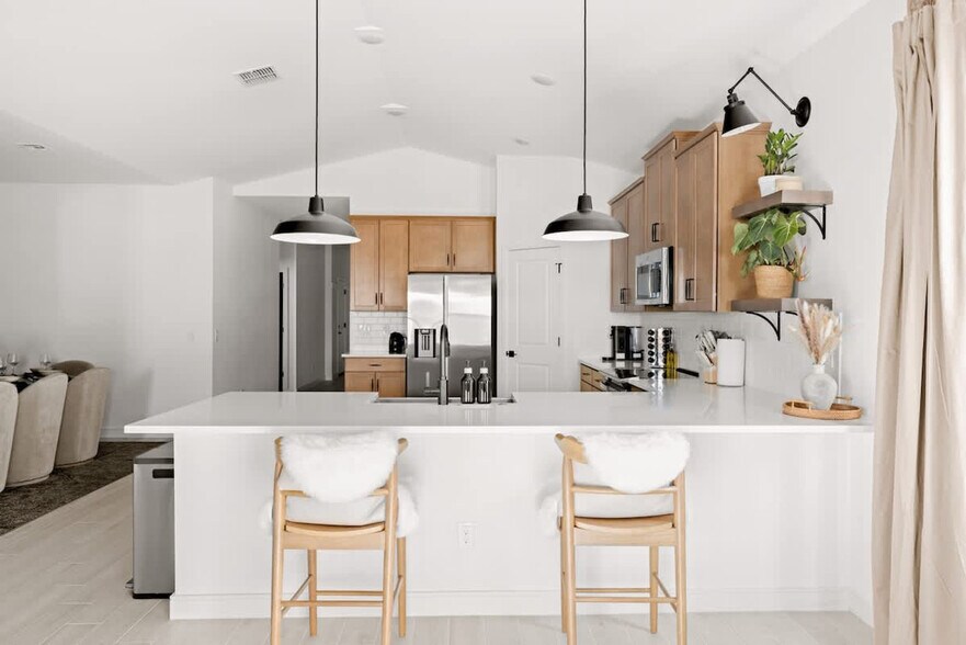 Building Photo - 7868 N 79th Dr