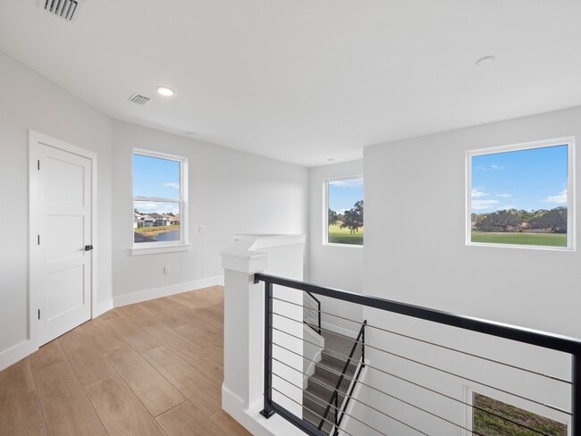 Building Photo - 239 Hampton Loop