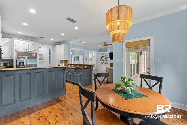 Building Photo - 25911 Tealwood Dr