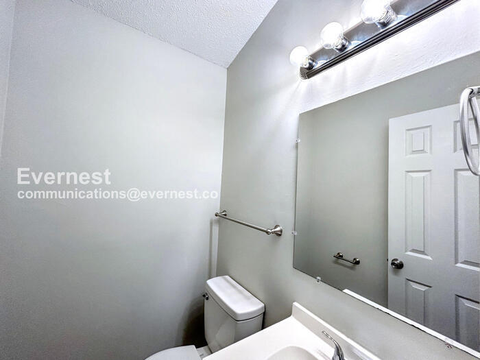 Building Photo - 1449 Ticonderoga Dr