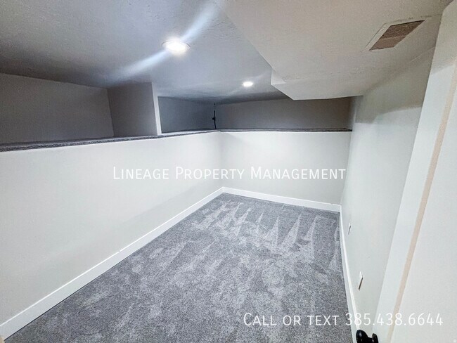 Building Photo - 535 S 900 W