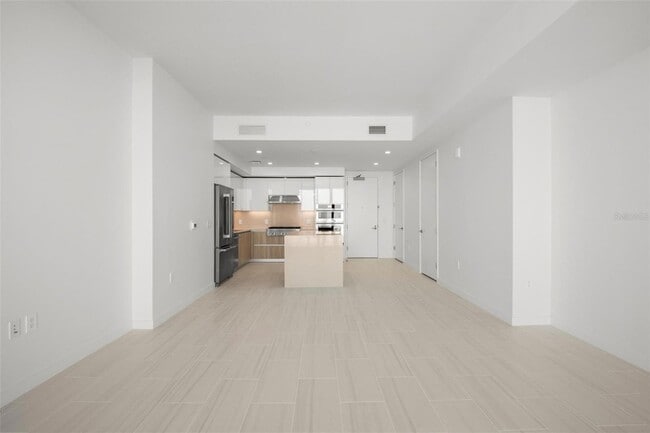 Building Photo - 400 Central Ave