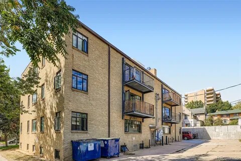 Building Photo - 636 N Washington St