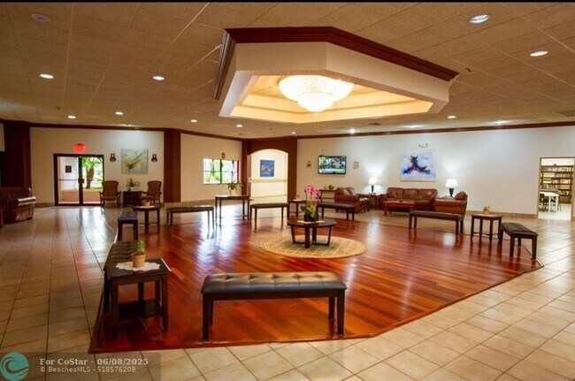 Building Photo - 16491 Blatt Blvd