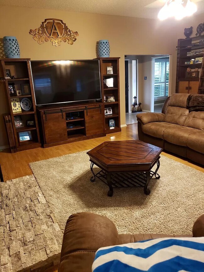 Building Photo - 5010 Chapel Hill Dr