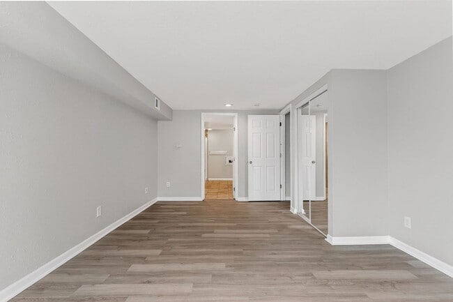 Building Photo - Gorgeous 3/2 townhome in Blue Springs!