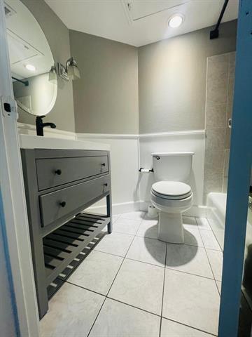 Building Photo - 4323 Brown St