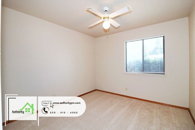 Building Photo - 1844 Breckenwood Dr