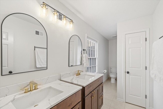 Building Photo - 1361 Poplar Ridge Dr