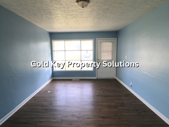 Building Photo - 3 BR 1 BA House in the Meadowbrook Area (S...