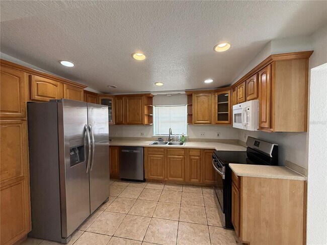 Building Photo - 524 N Lakemont Ave