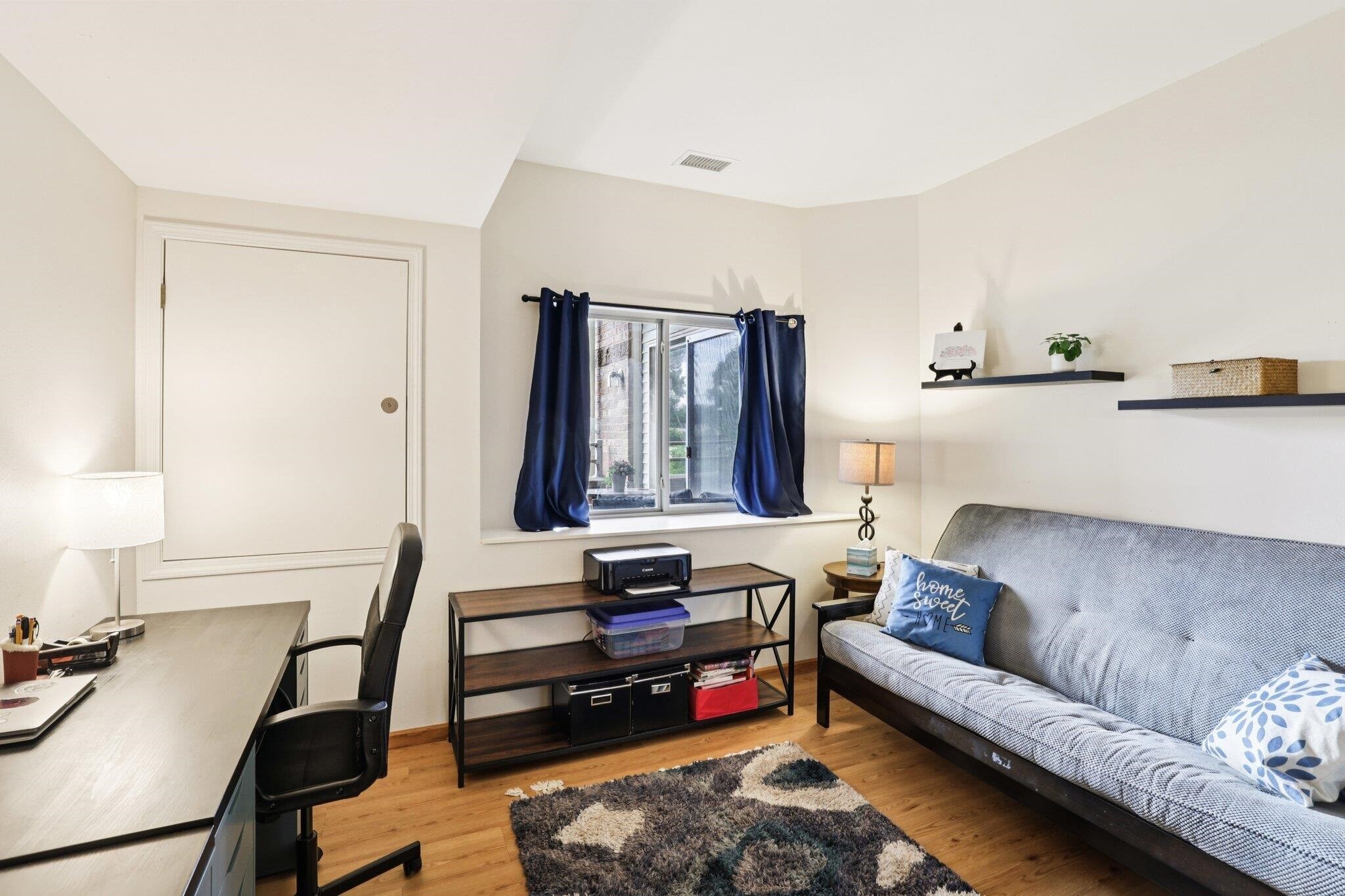 2nd bedroom - 301 Harbour Town Dr