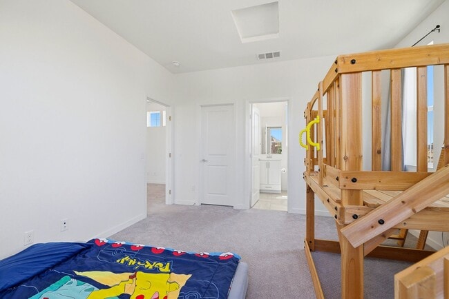 Building Photo - 4 Bedroom Townhome for rent In Murrieta