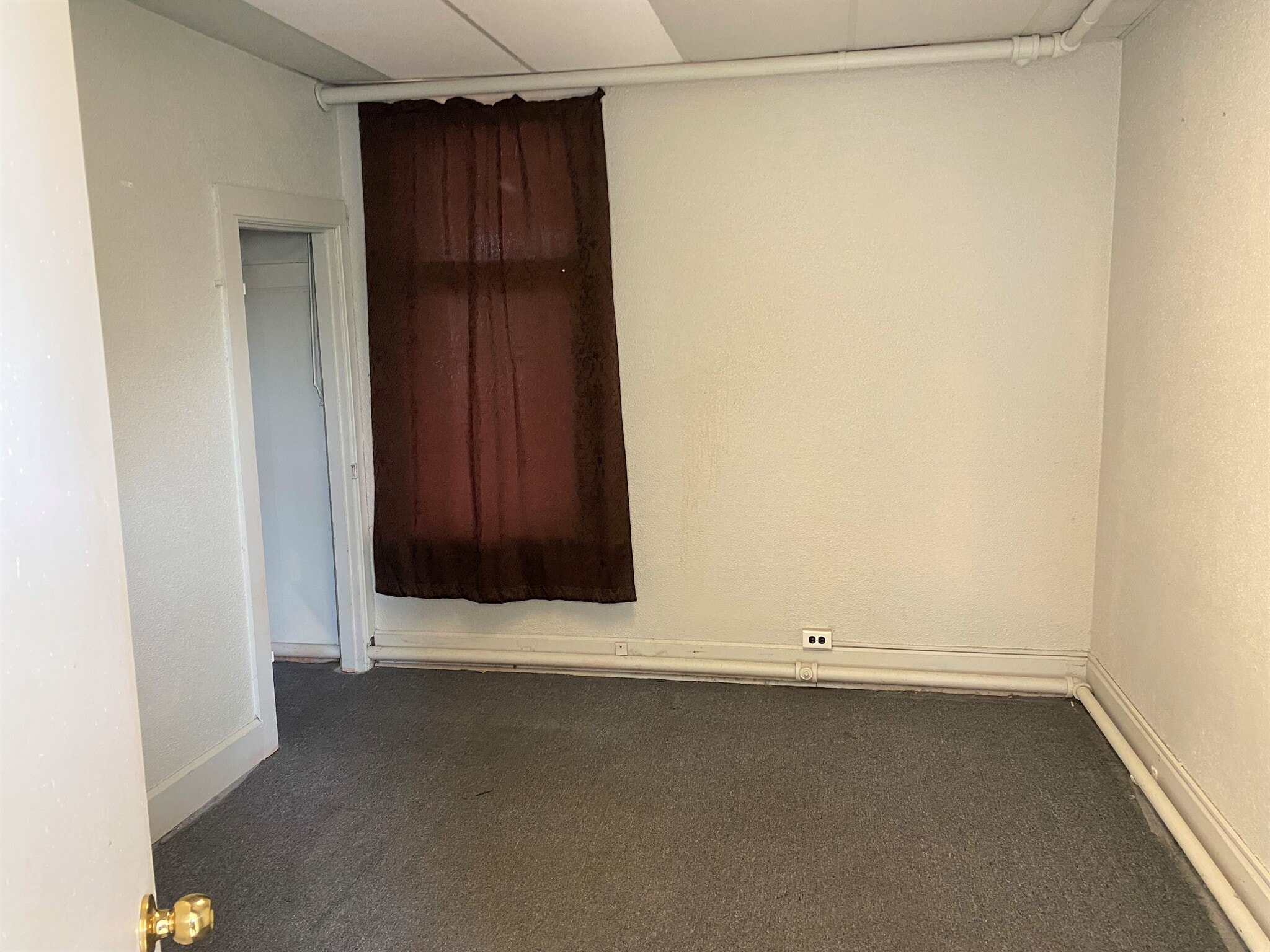 Building Photo - 920 W 5th St