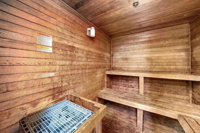 Building Photo - 401 E Ontario St