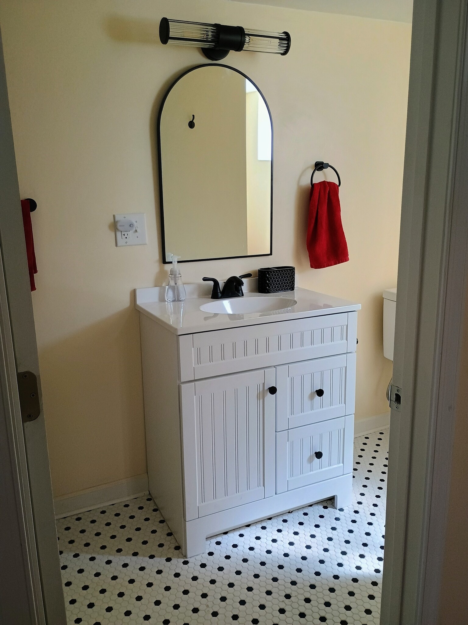 Building Photo - 1343 East Market St