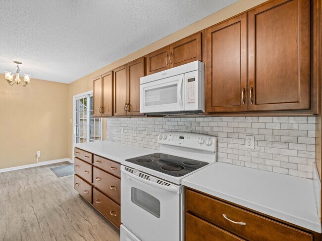 Building Photo - 542 Shadowridge Rd