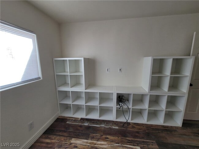Building Photo - 10799 Flame Vine Ct