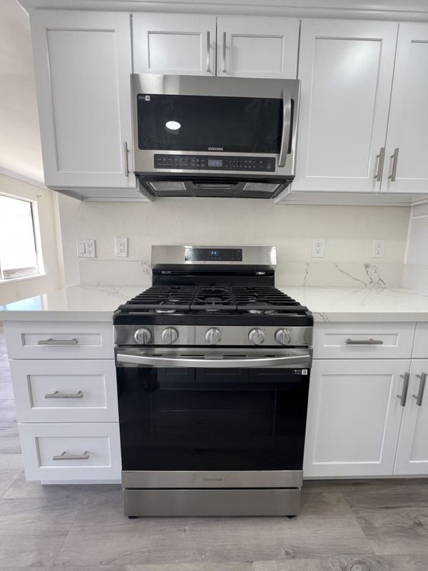 Building Photo - 12545 Cuesta Dr