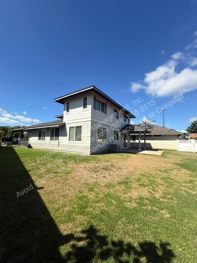 Building Photo - 1295 Kukulu St