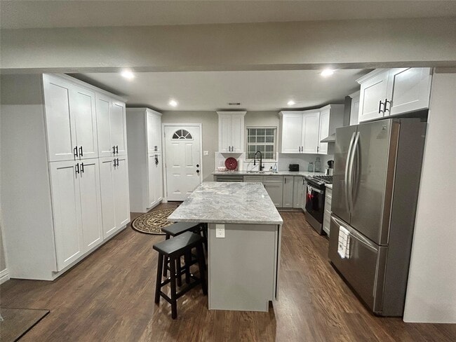 Building Photo - 4010 Chapman St