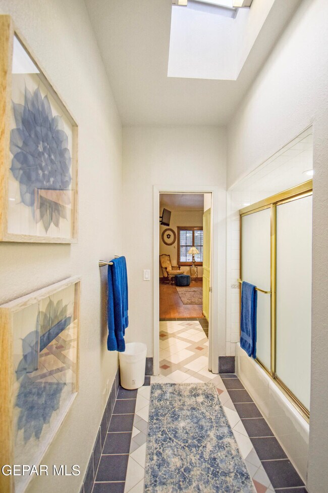 Building Photo - 508 Canyon Springs Dr
