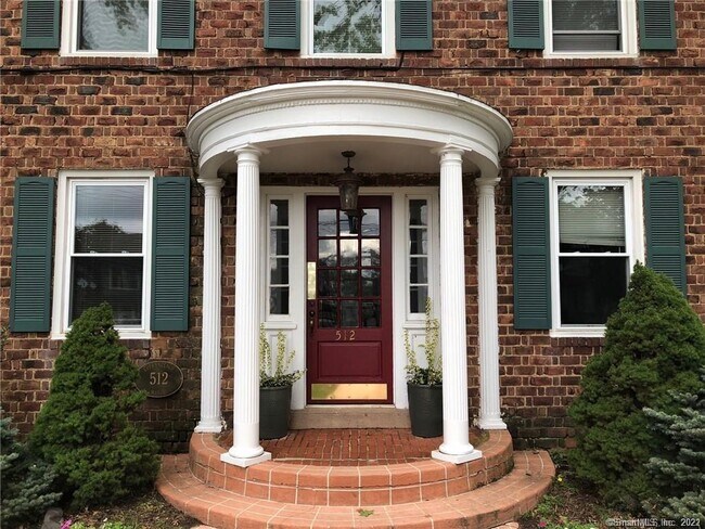 Building Photo - 512 Townsend Ave