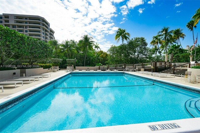 Building Photo - 251 Crandon Blvd