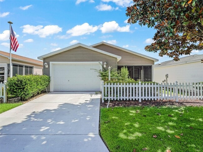Primary Photo - 1322 Hollyberry Pl