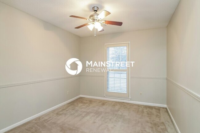 Building Photo - 3 Bedroom Pet-Friendly Home in MEMPHIS, TN with Main Street Renewal