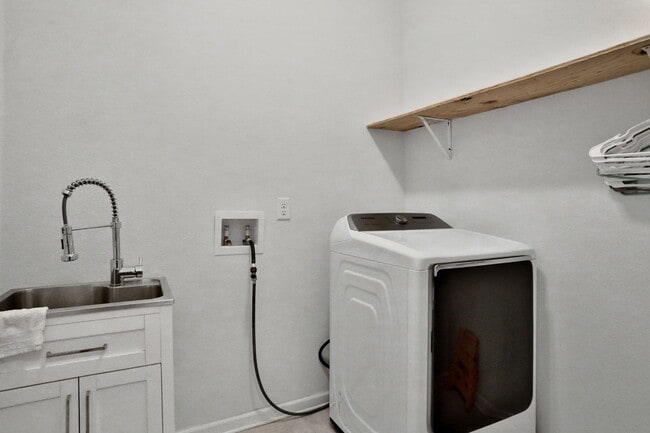 Building Photo - 944 Laurel Valley Dr