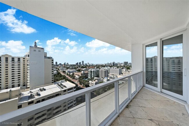 Building Photo - 100 Lincoln Rd