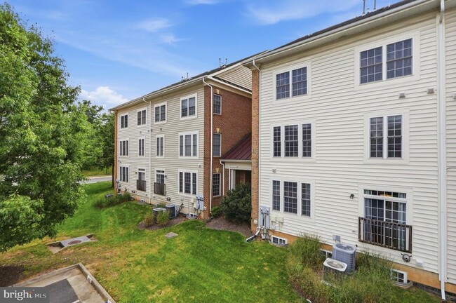 Building Photo - 4677 Red Admiral Way