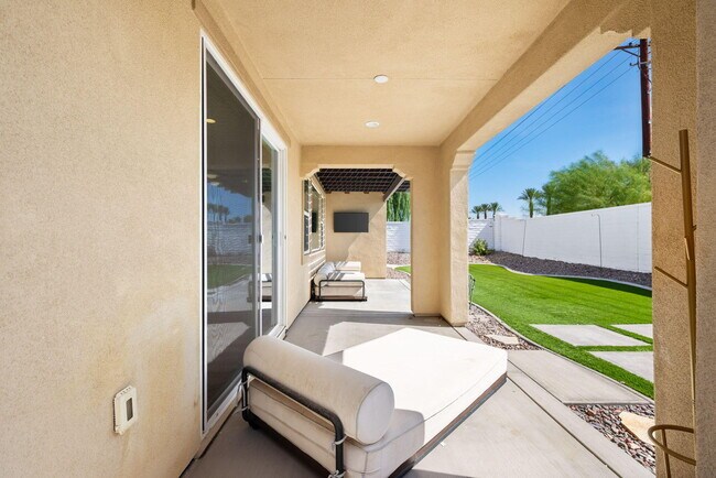 Building Photo - 51726 Via Santero