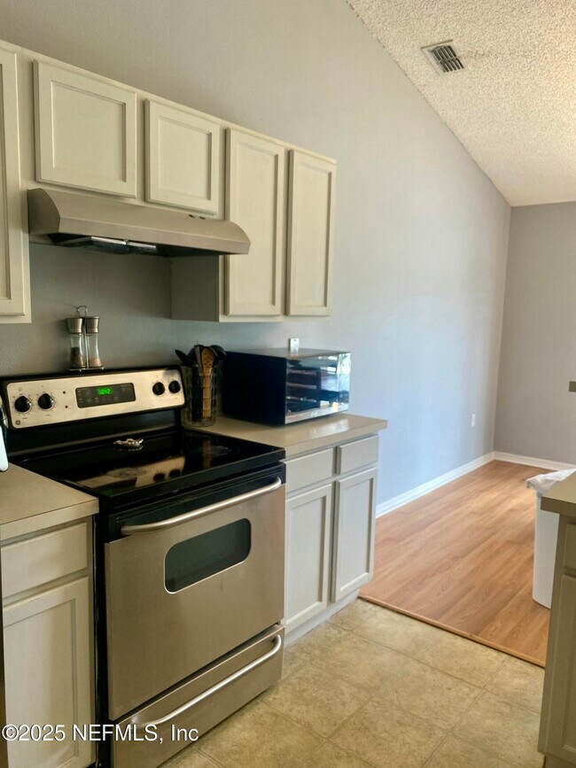 Building Photo - 3585 Alec Dr